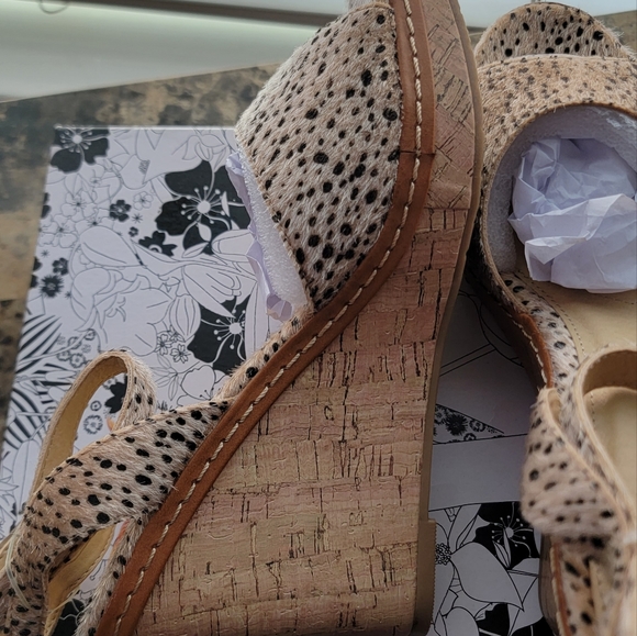 CL by Chinese Laundry Booming Sandal - Picture 4 of 9